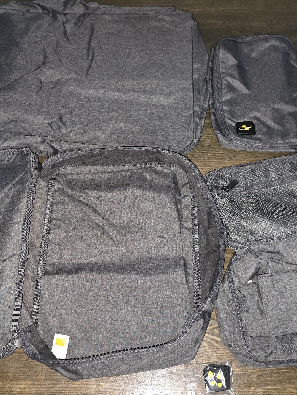 LEVEL8 4 Set Zipper Packing Cubes - Picture 9 of 12